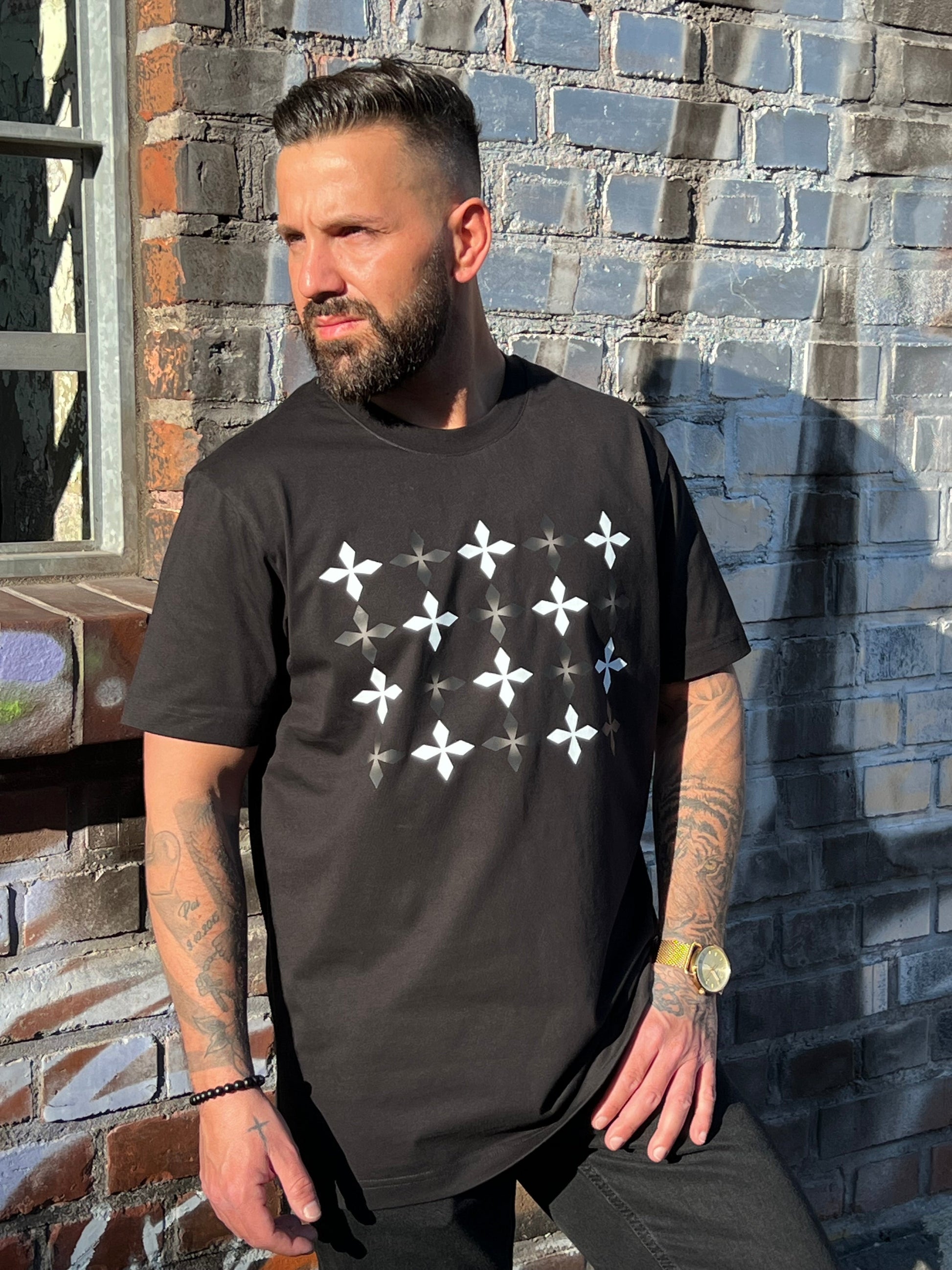 THE PATTERN OF CROSSES [TSH4]-4