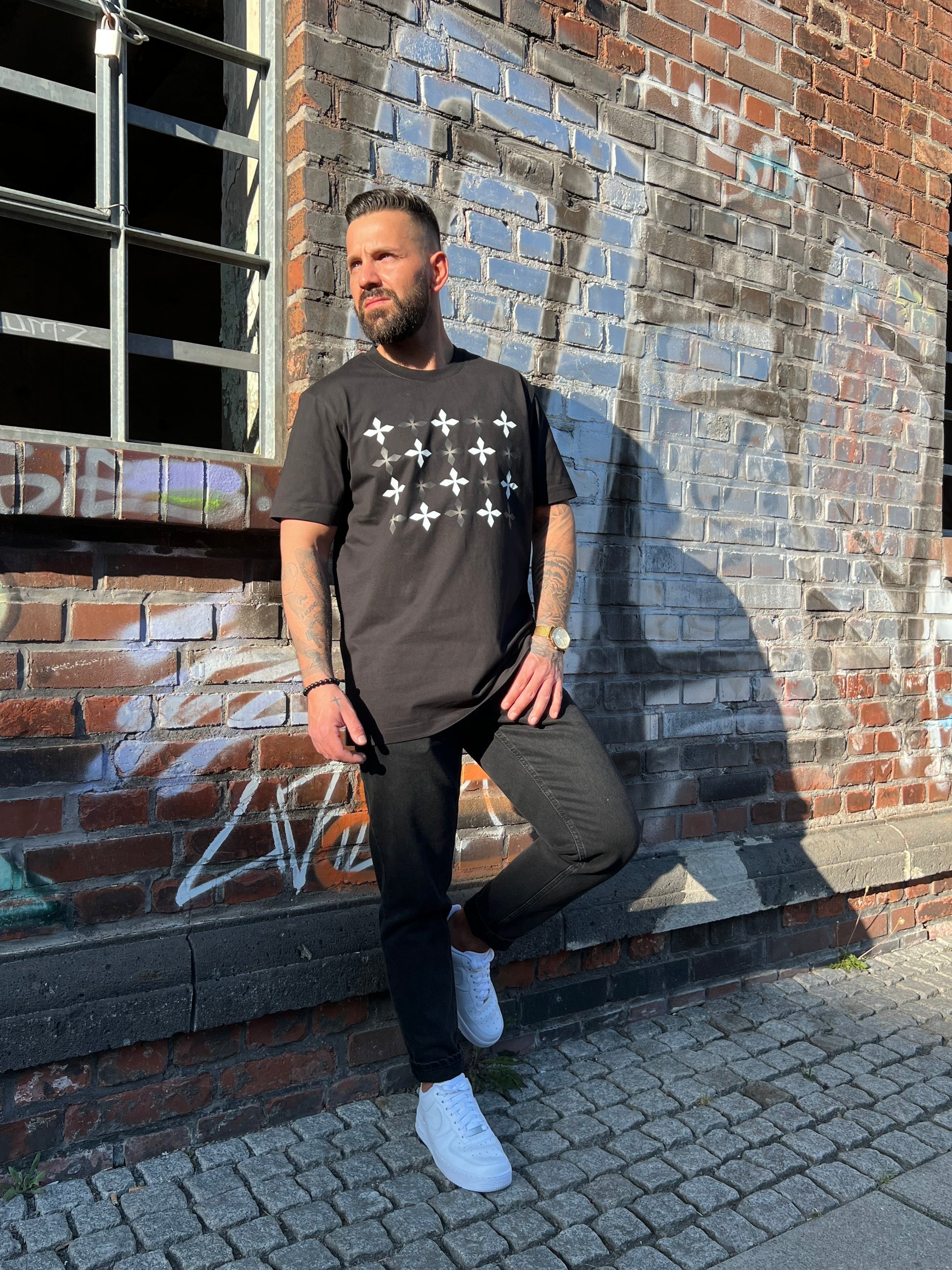 THE PATTERN OF CROSSES [TSH4]-3